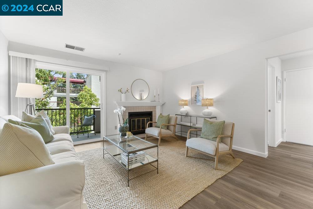 3183 Wayside Plaza # 202