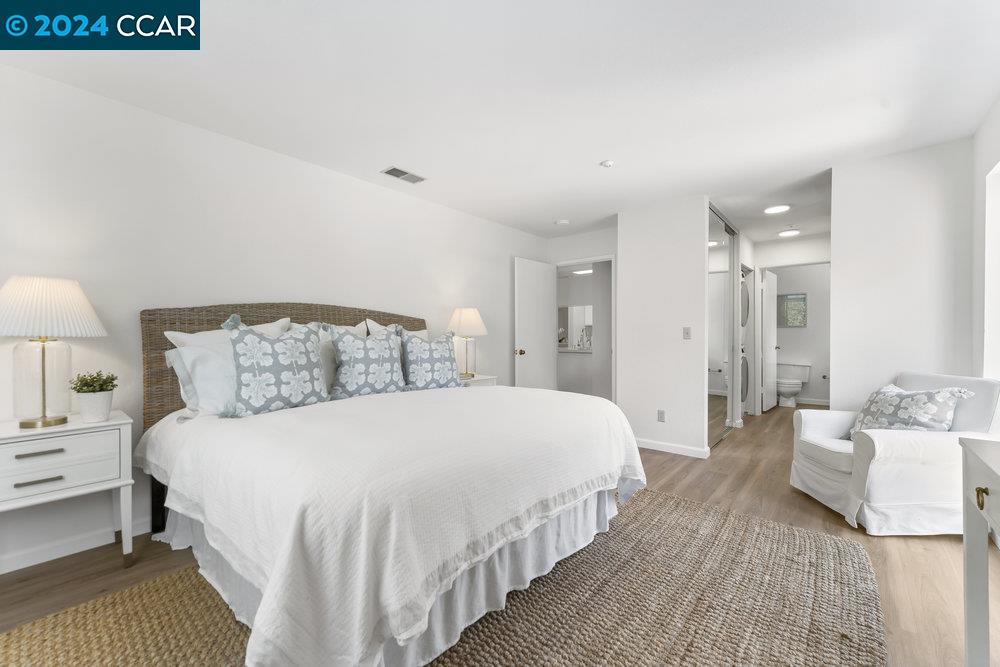 3183 Wayside Plaza # 202