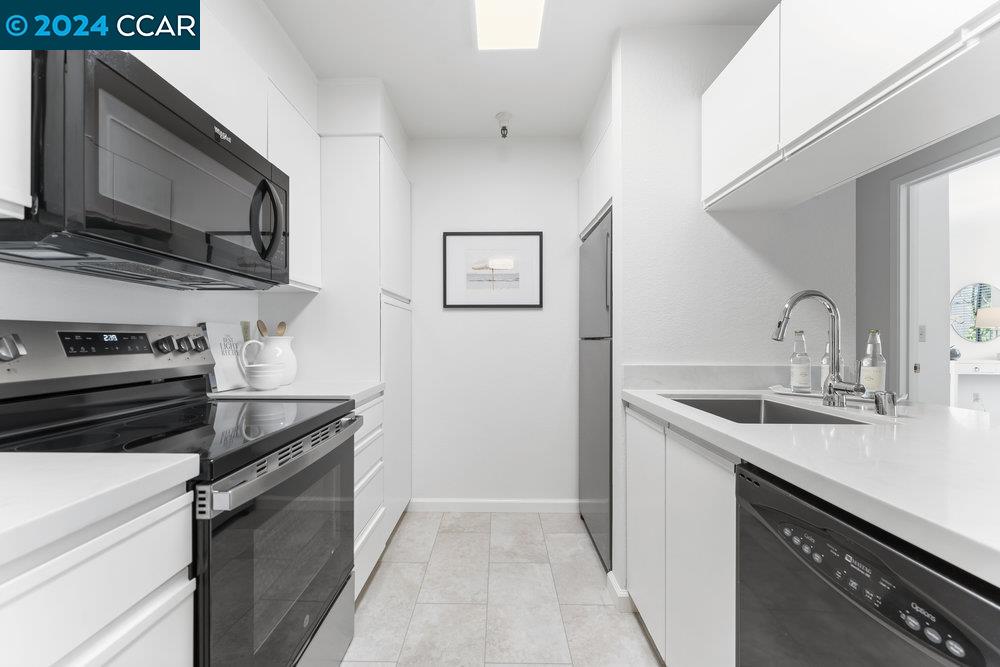 3183 Wayside Plaza # 202