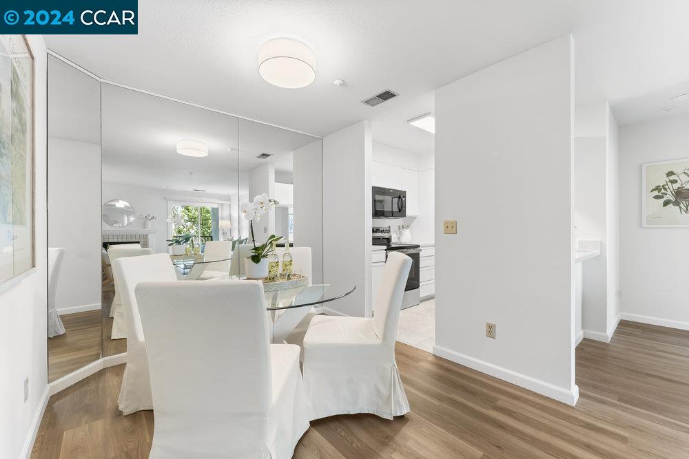 3183 Wayside Plaza # 202