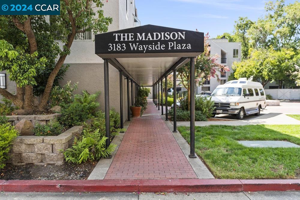 3183 Wayside Plaza # 202
