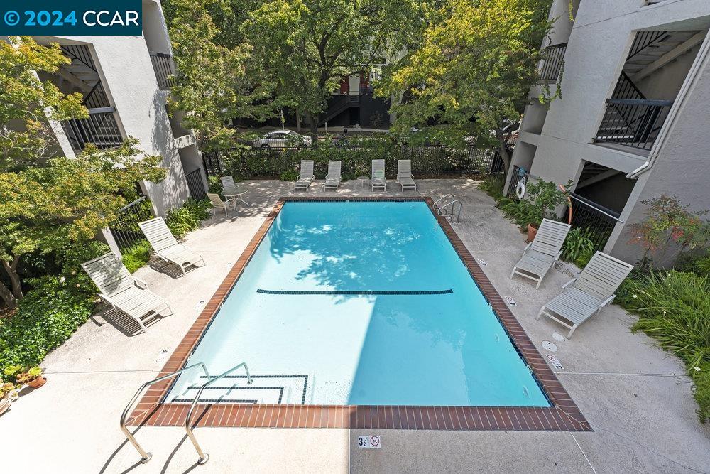 3183 Wayside Plaza # 202