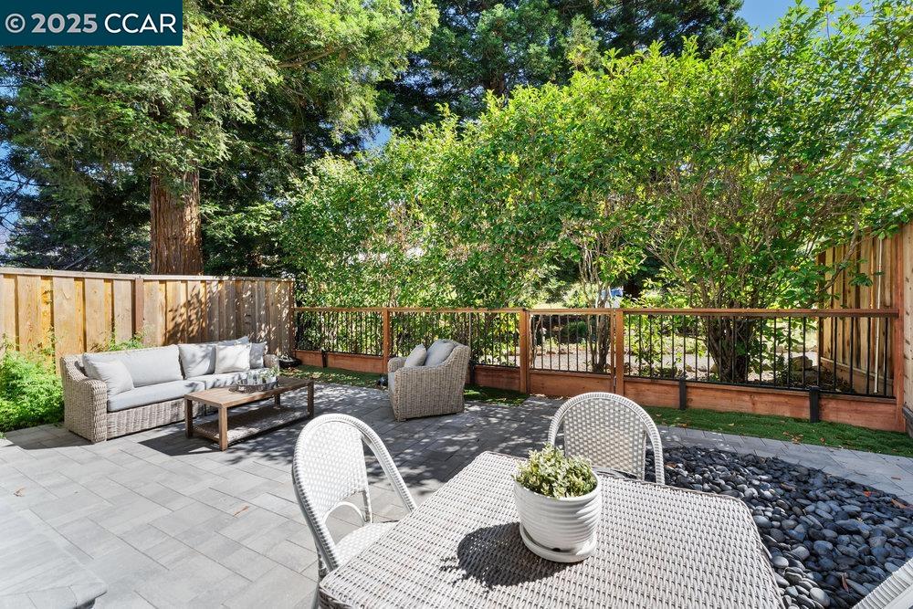 955 Camino Verde Cir