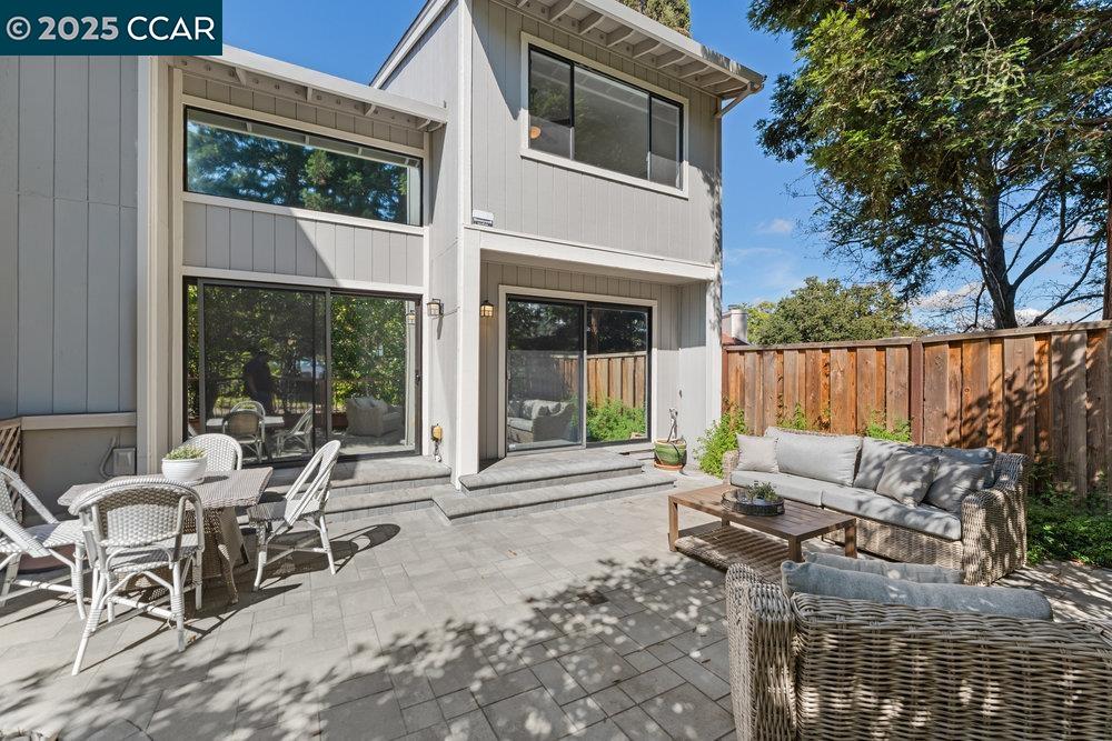 955 Camino Verde Cir