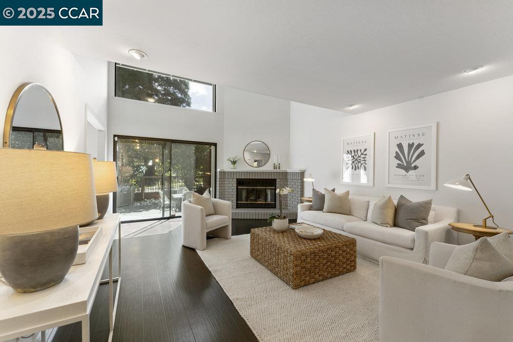 955 Camino Verde Cir