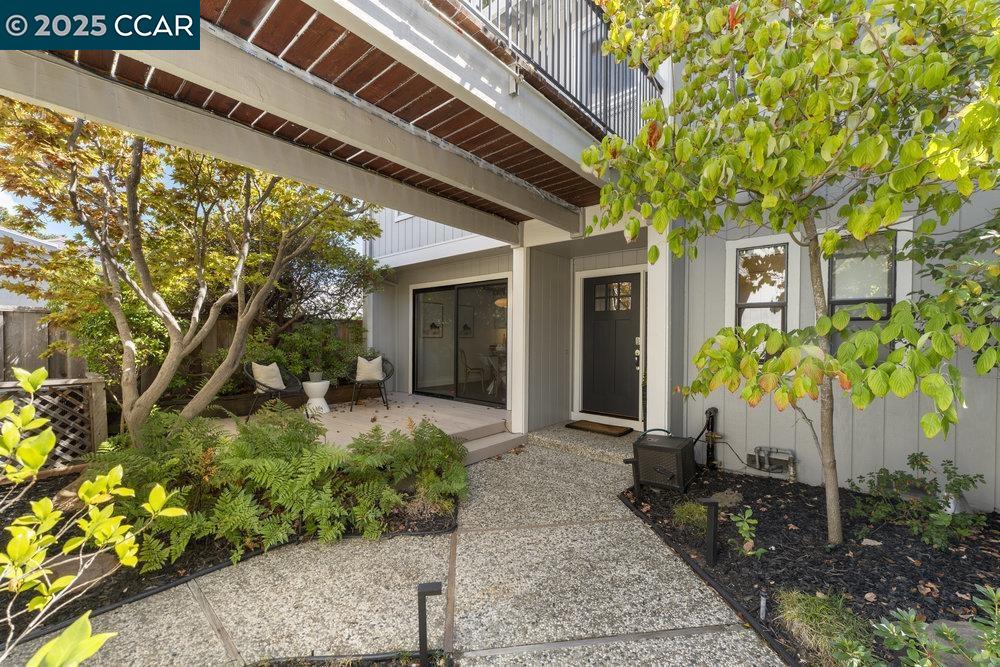 955 Camino Verde Cir