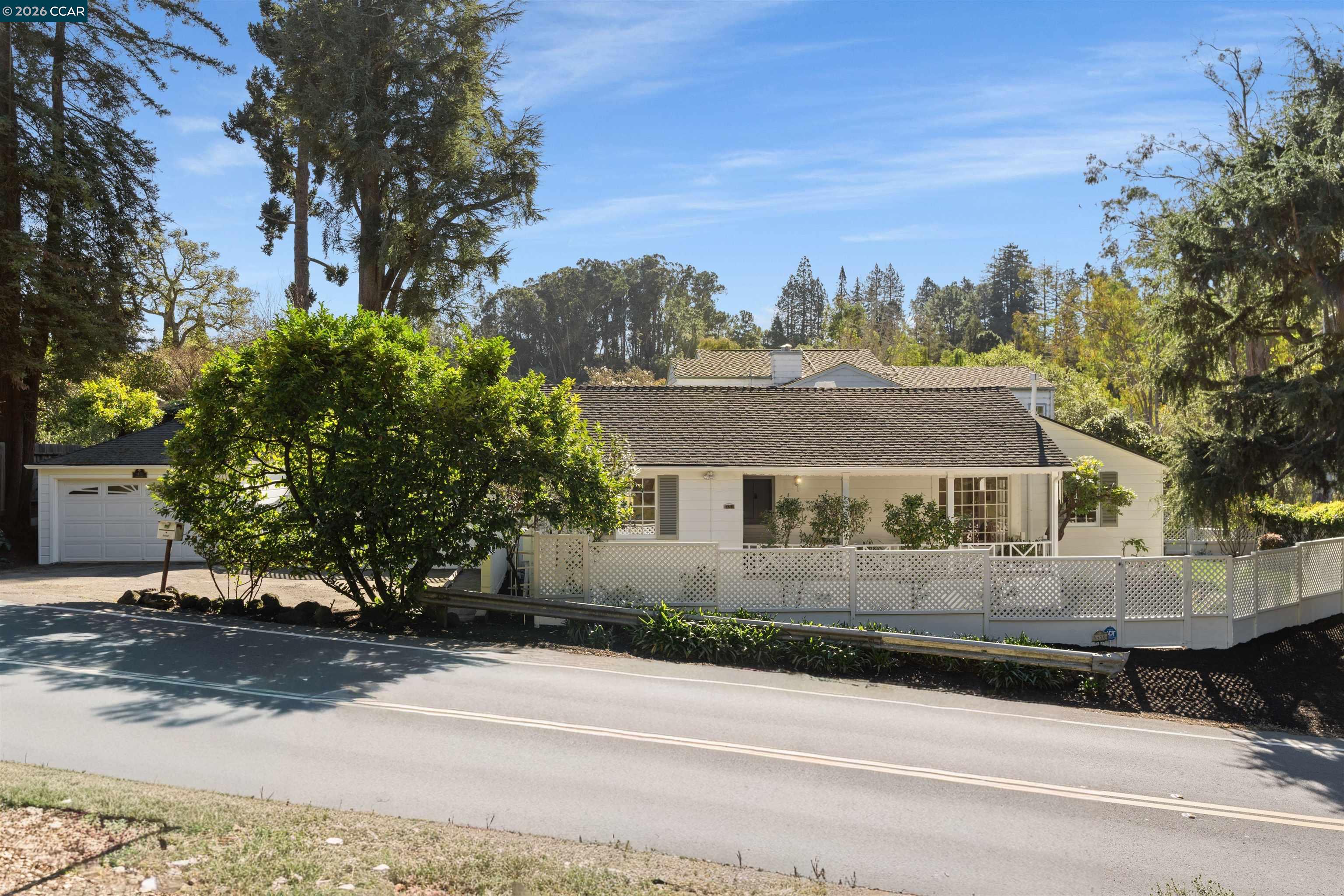 5450 Ascot Drive