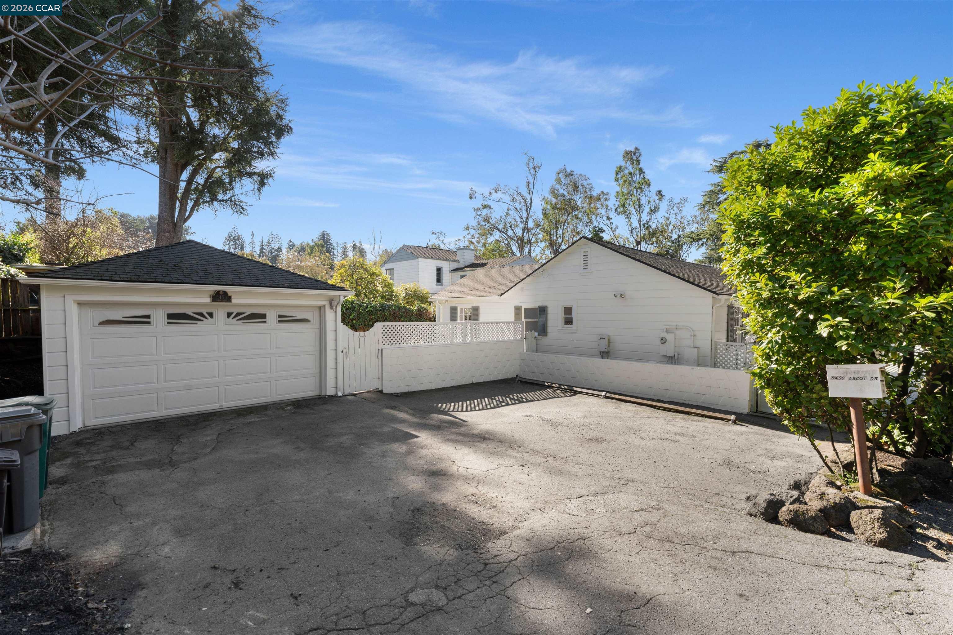 5450 Ascot Drive