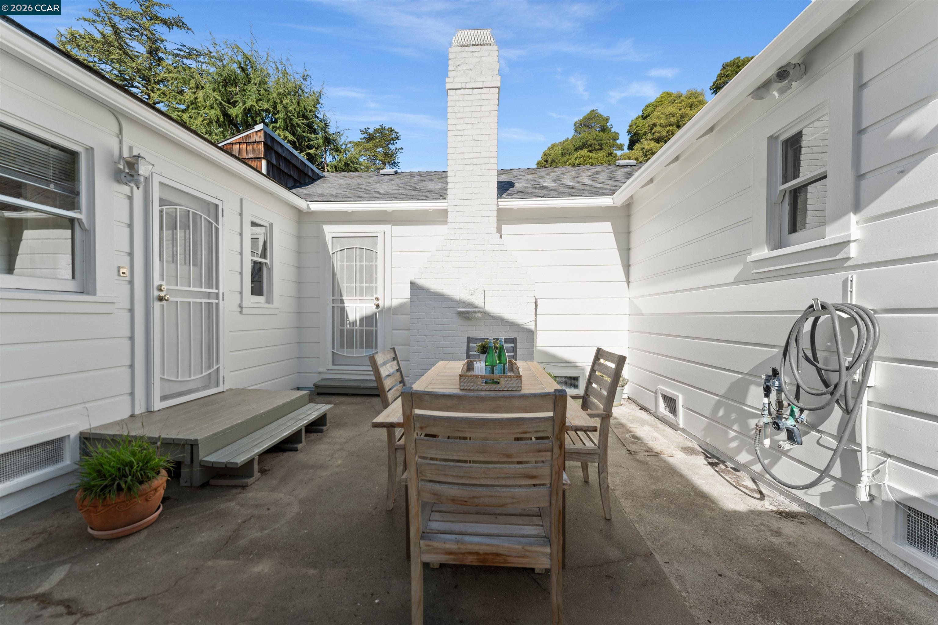5450 Ascot Drive