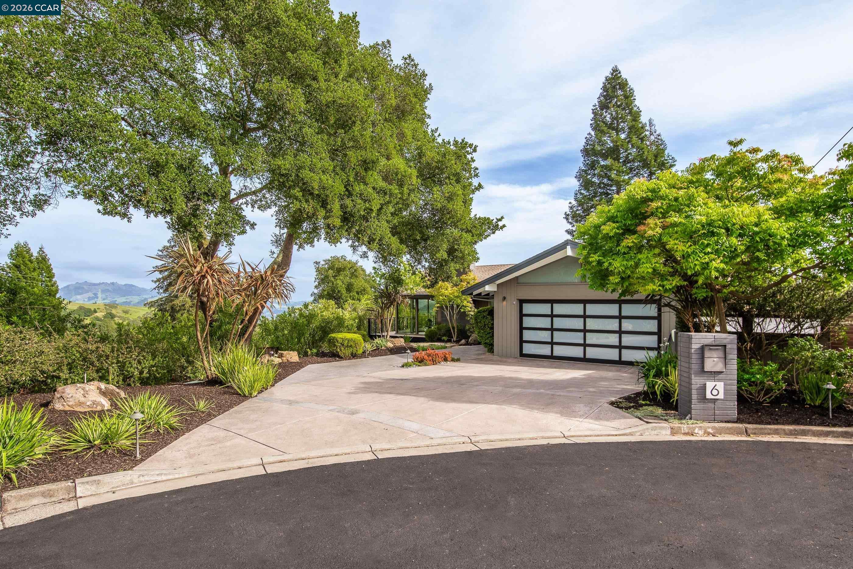 6 Donald Drive