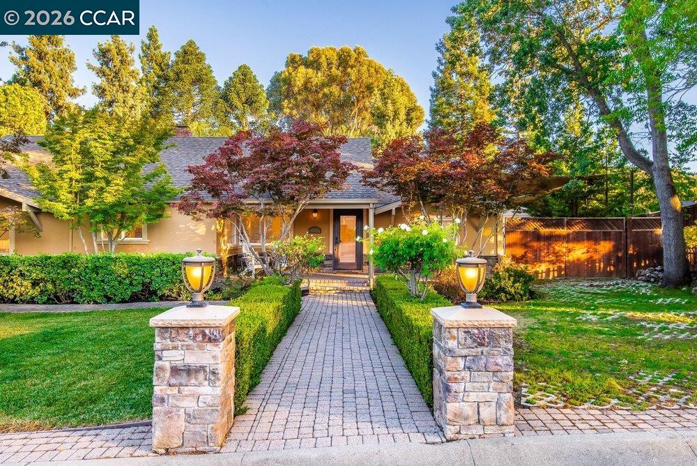 1676 Foothill Park Circle