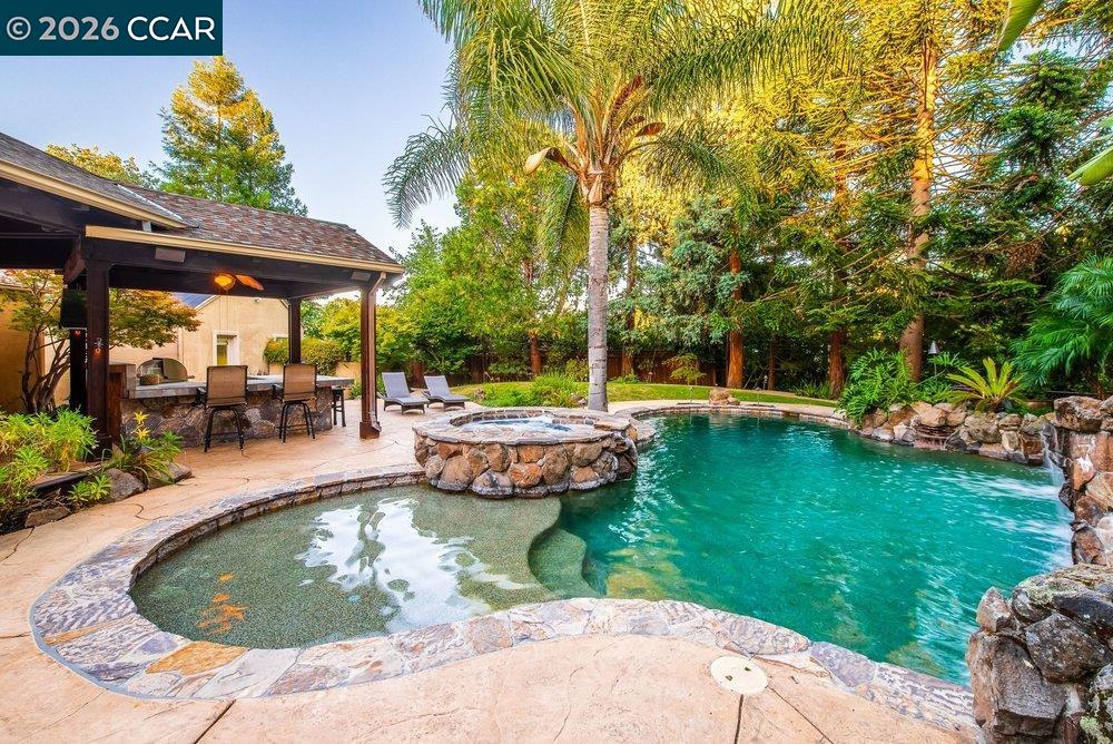 1676 Foothill Park Circle