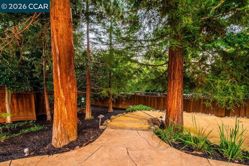 1676 Foothill Park Circle