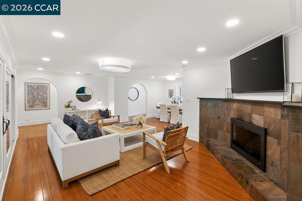 1676 Foothill Park Circle