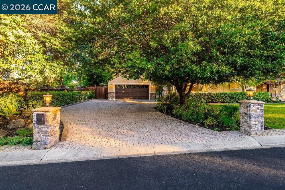 1676 Foothill Park Circle