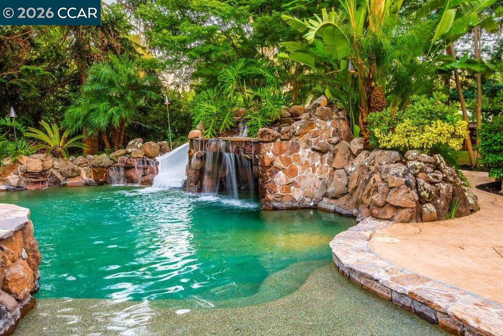 1676 Foothill Park Circle