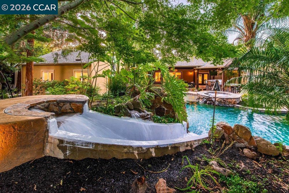 1676 Foothill Park Circle