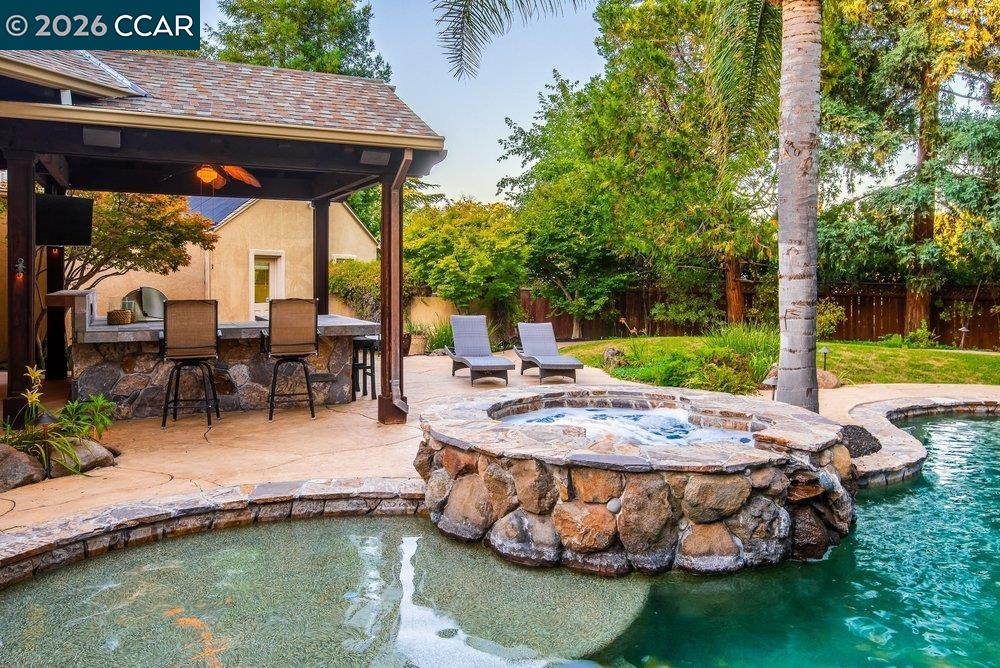 1676 Foothill Park Circle