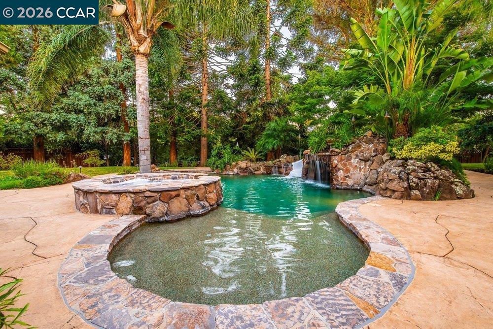 1676 Foothill Park Circle