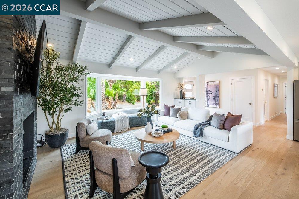 1009 Regio Court