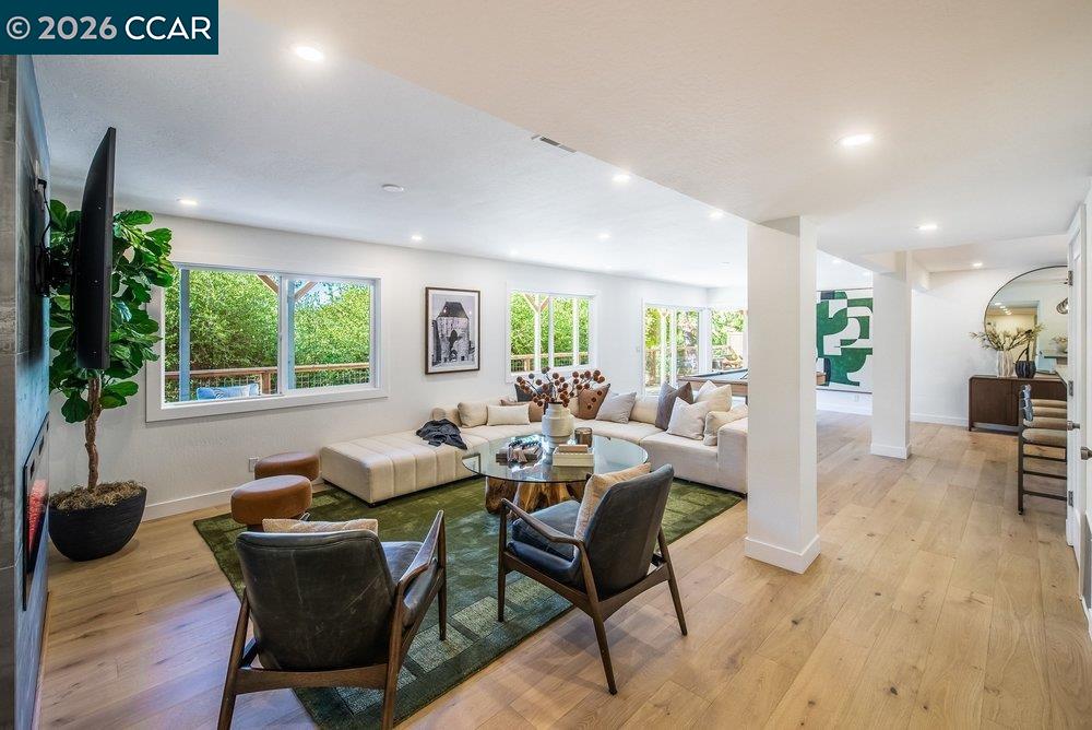 1009 Regio Court