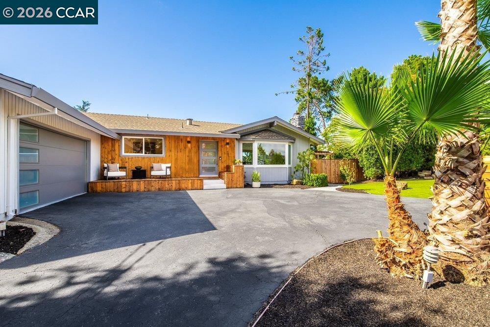 1009 Regio Court