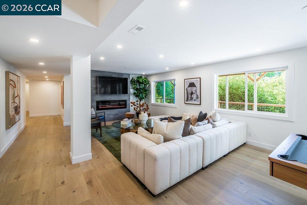 1009 Regio Court