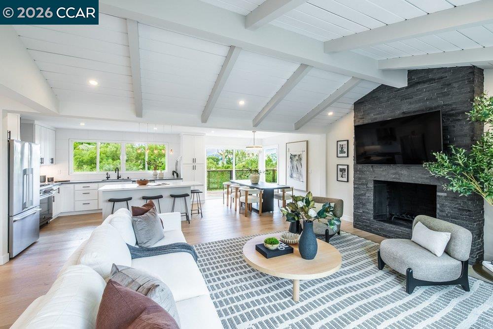 1009 Regio Court