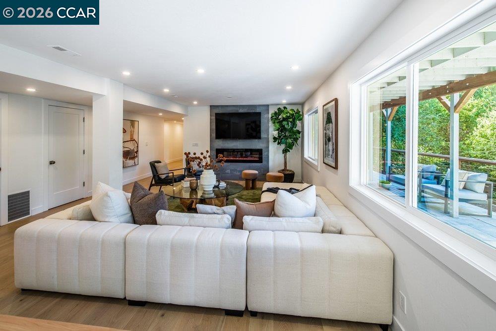 1009 Regio Court