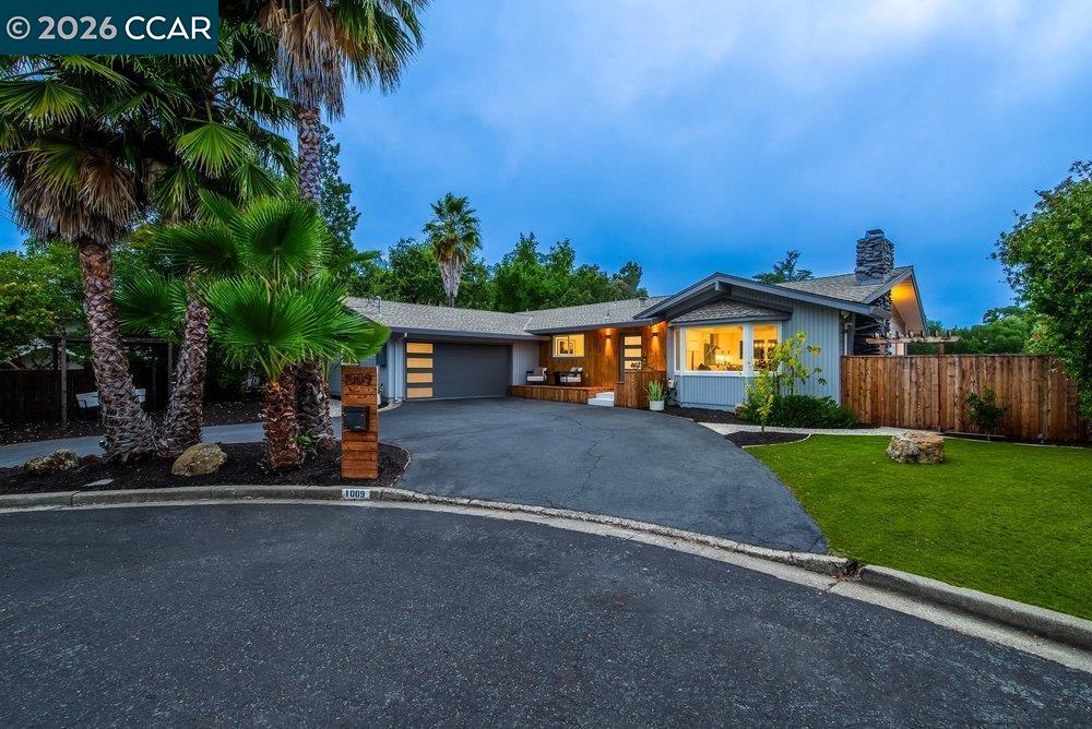 1009 Regio Court