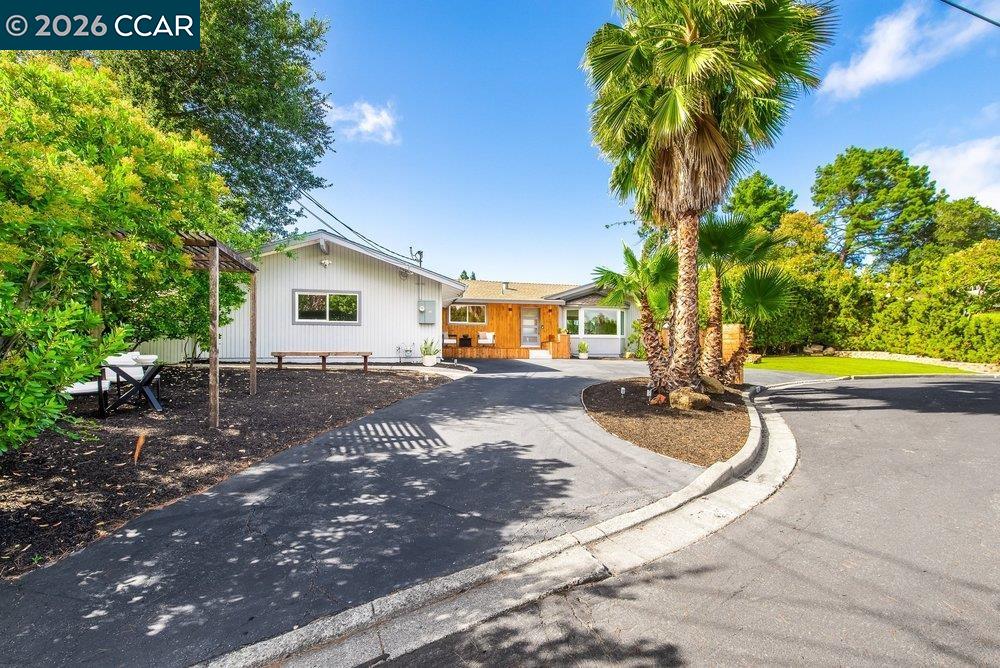 1009 Regio Court
