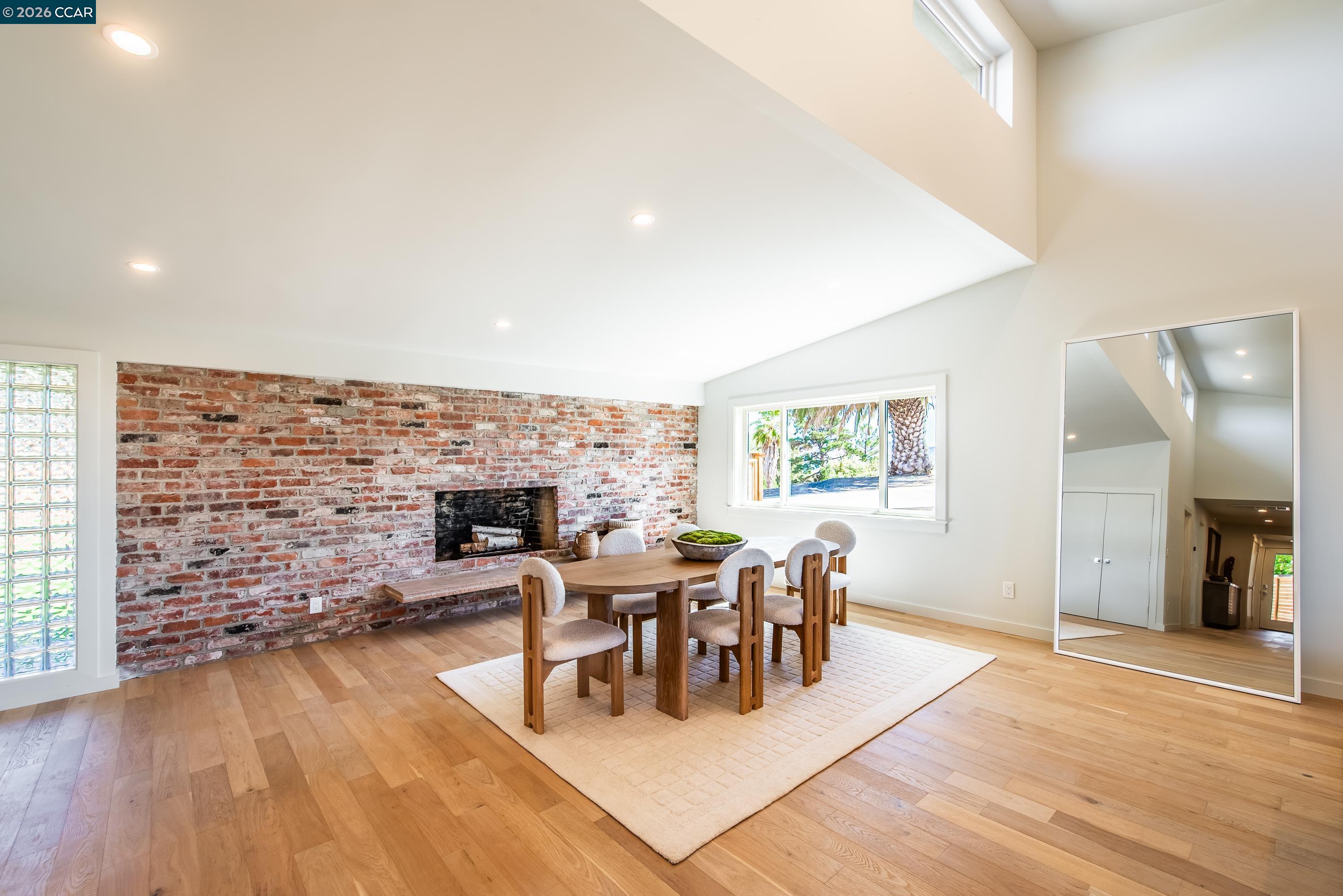 105 Hillcroft