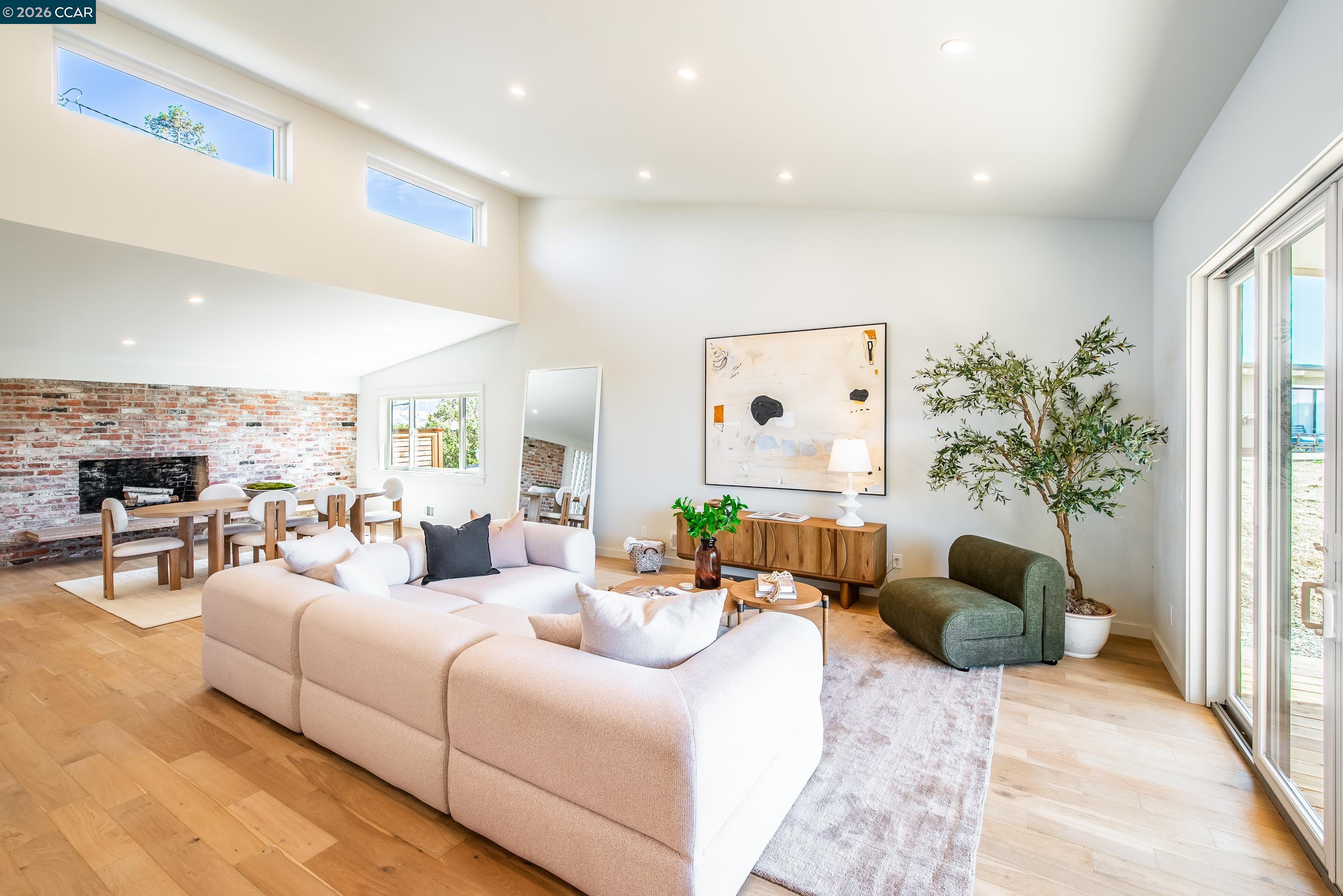 105 Hillcroft