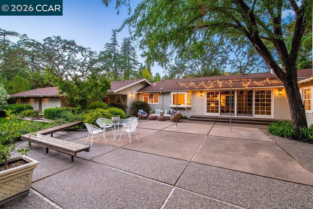 1232 Upper Happy Valley