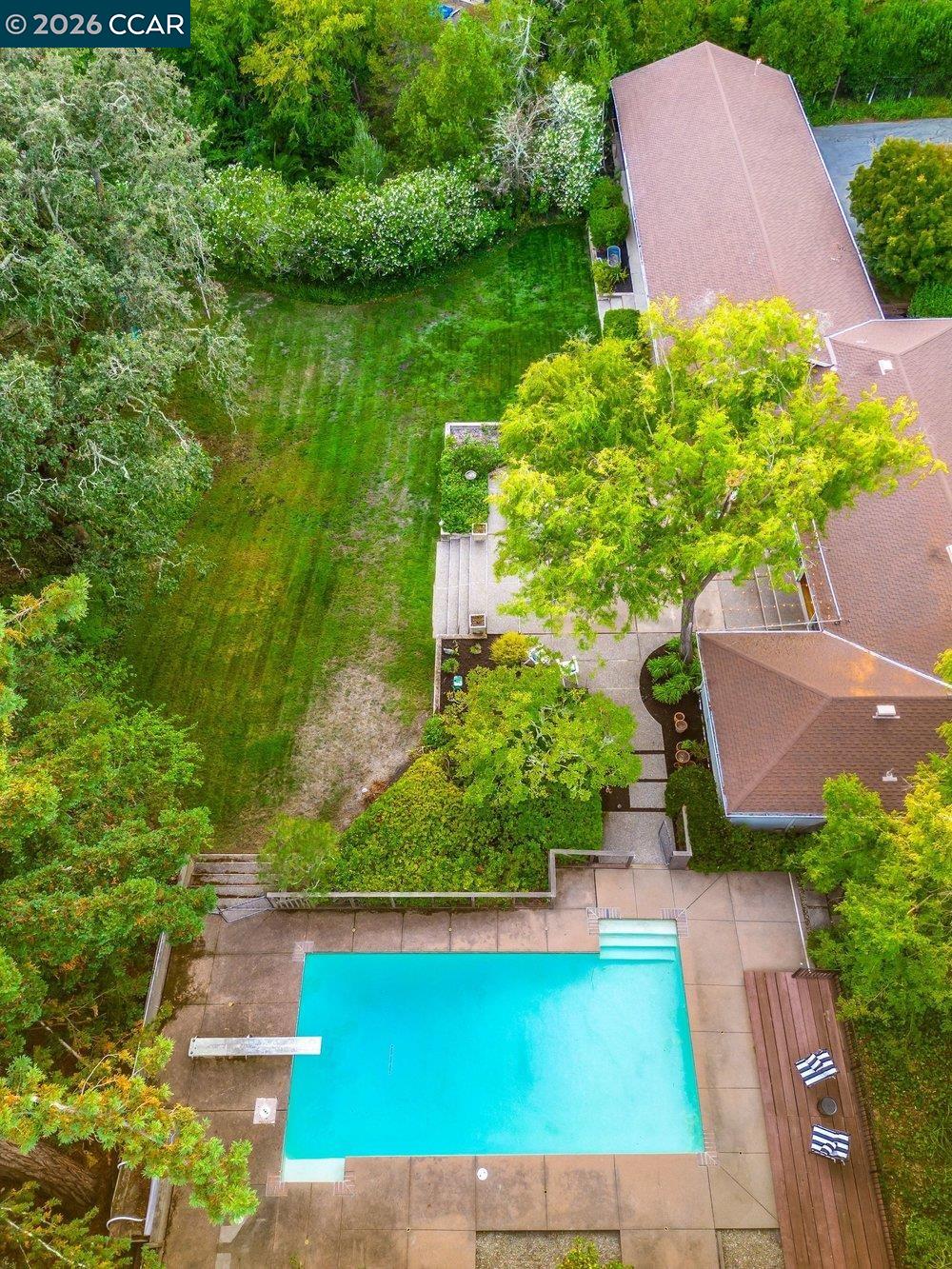 1232 Upper Happy Valley