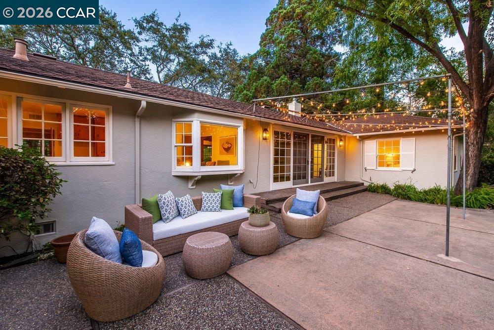 1232 Upper Happy Valley