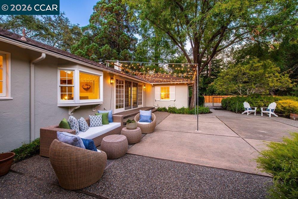 1232 Upper Happy Valley