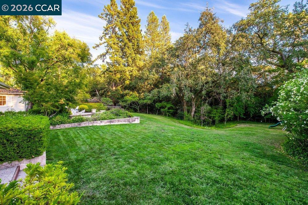 1232 Upper Happy Valley