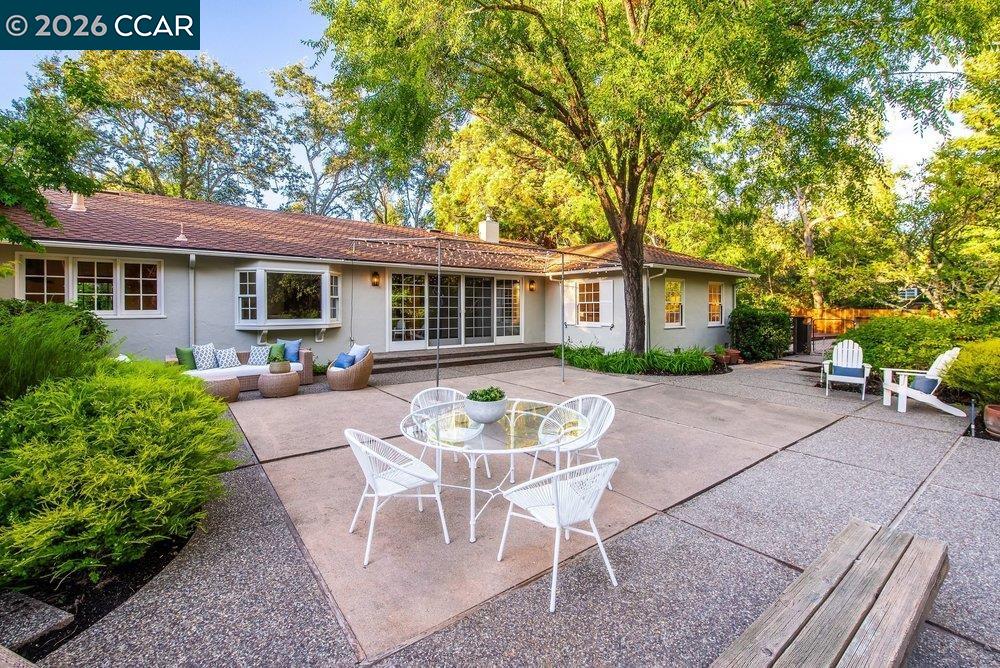 1232 Upper Happy Valley