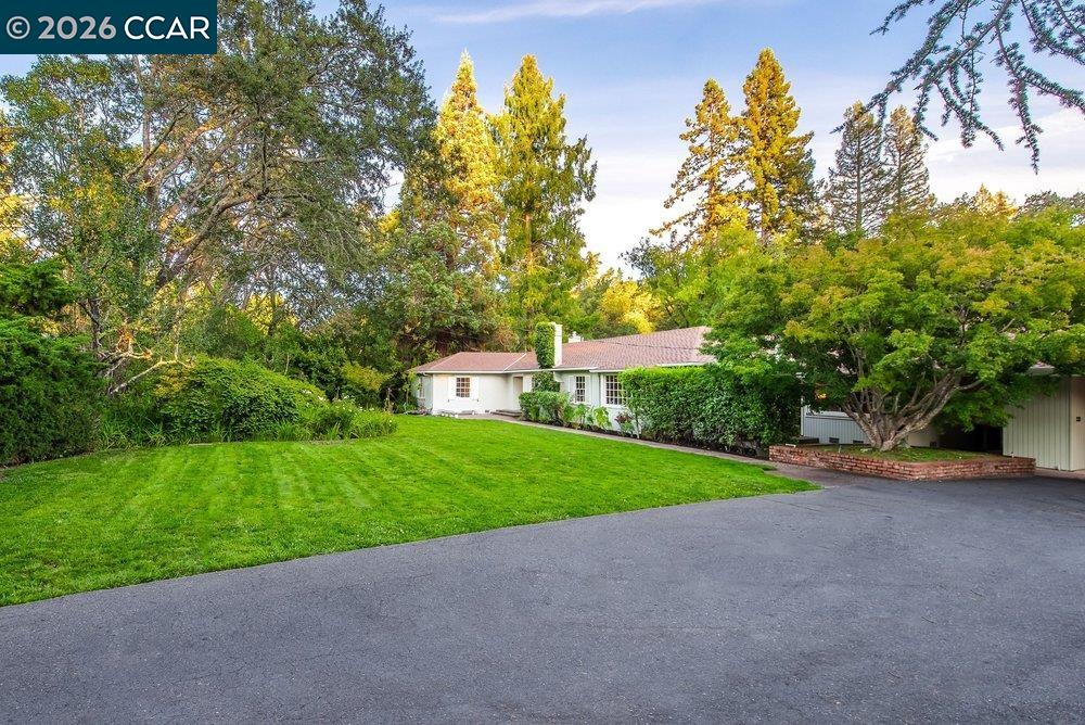 1232 Upper Happy Valley