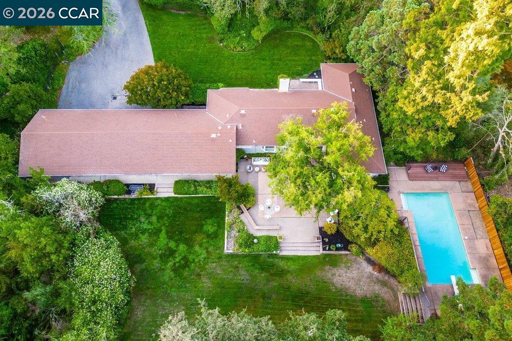 1232 Upper Happy Valley
