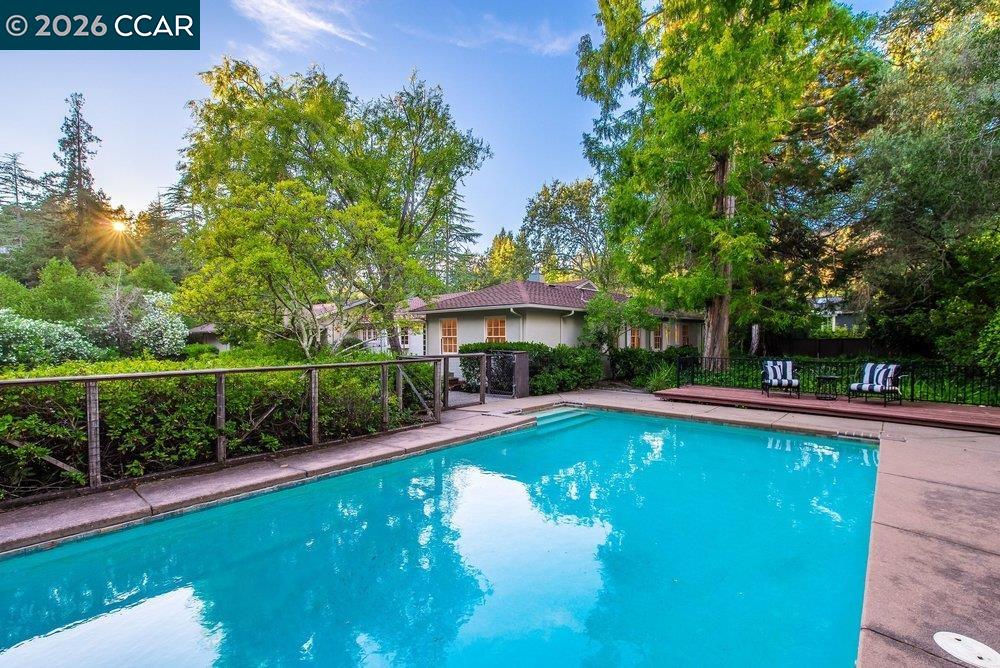 1232 Upper Happy Valley