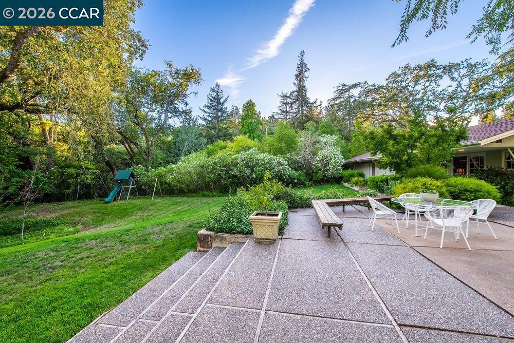 1232 Upper Happy Valley