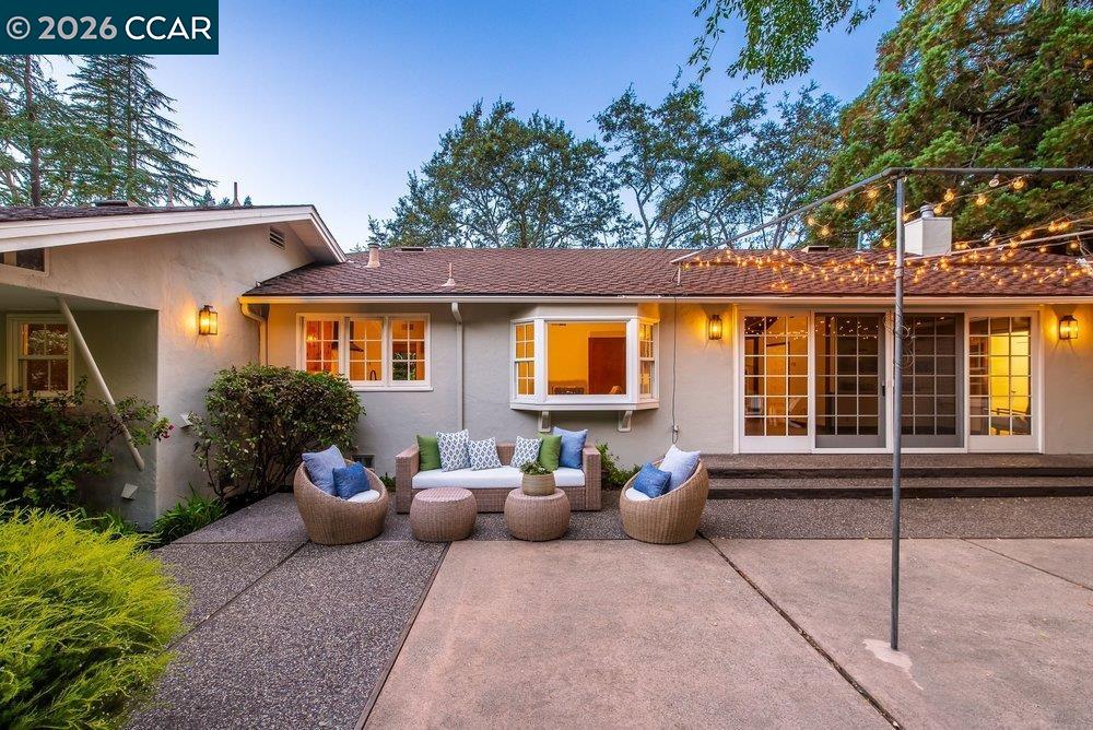 1232 Upper Happy Valley