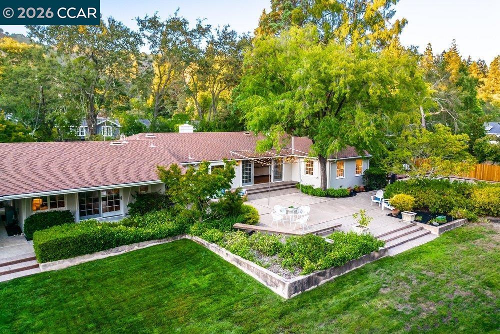 1232 Upper Happy Valley