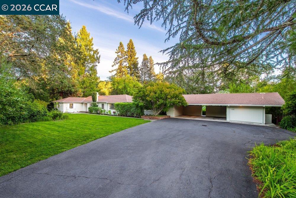 1232 Upper Happy Valley