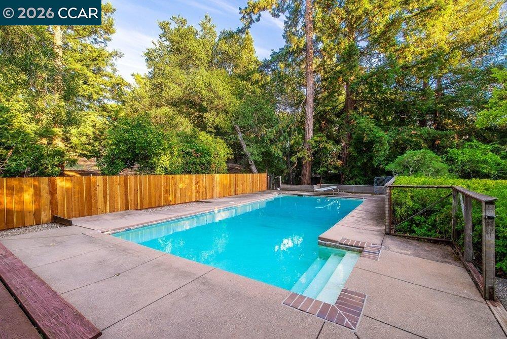 1232 Upper Happy Valley