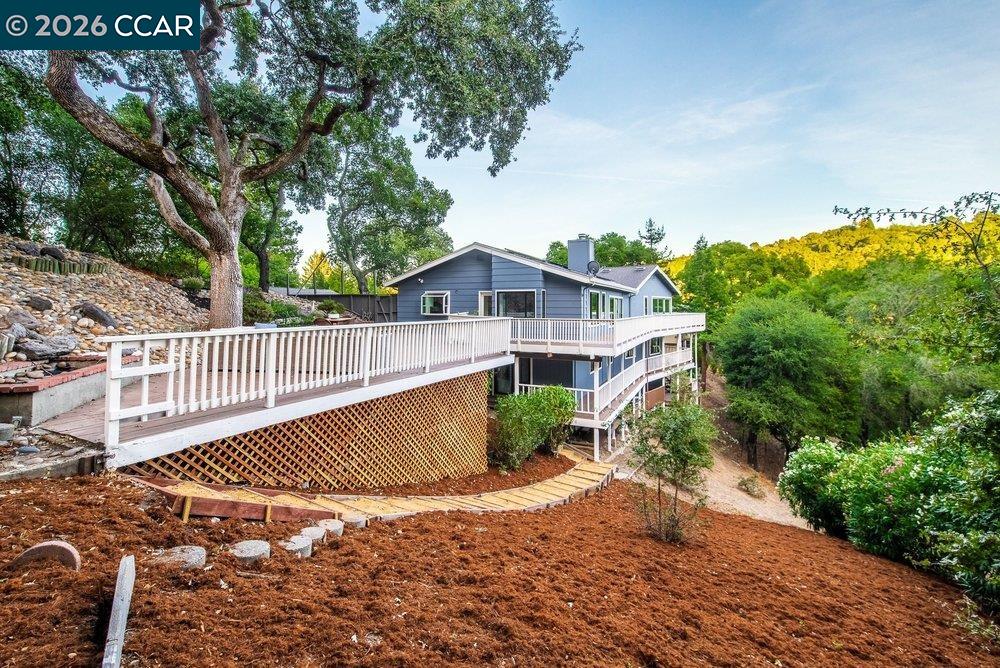 9 Valley Court