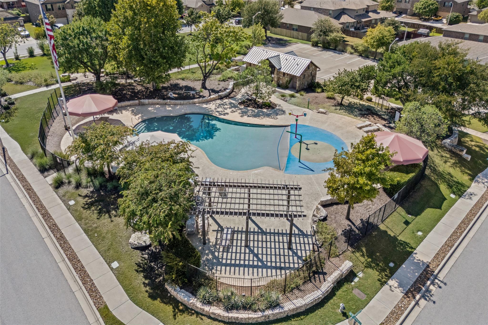 1516 William Bee DR