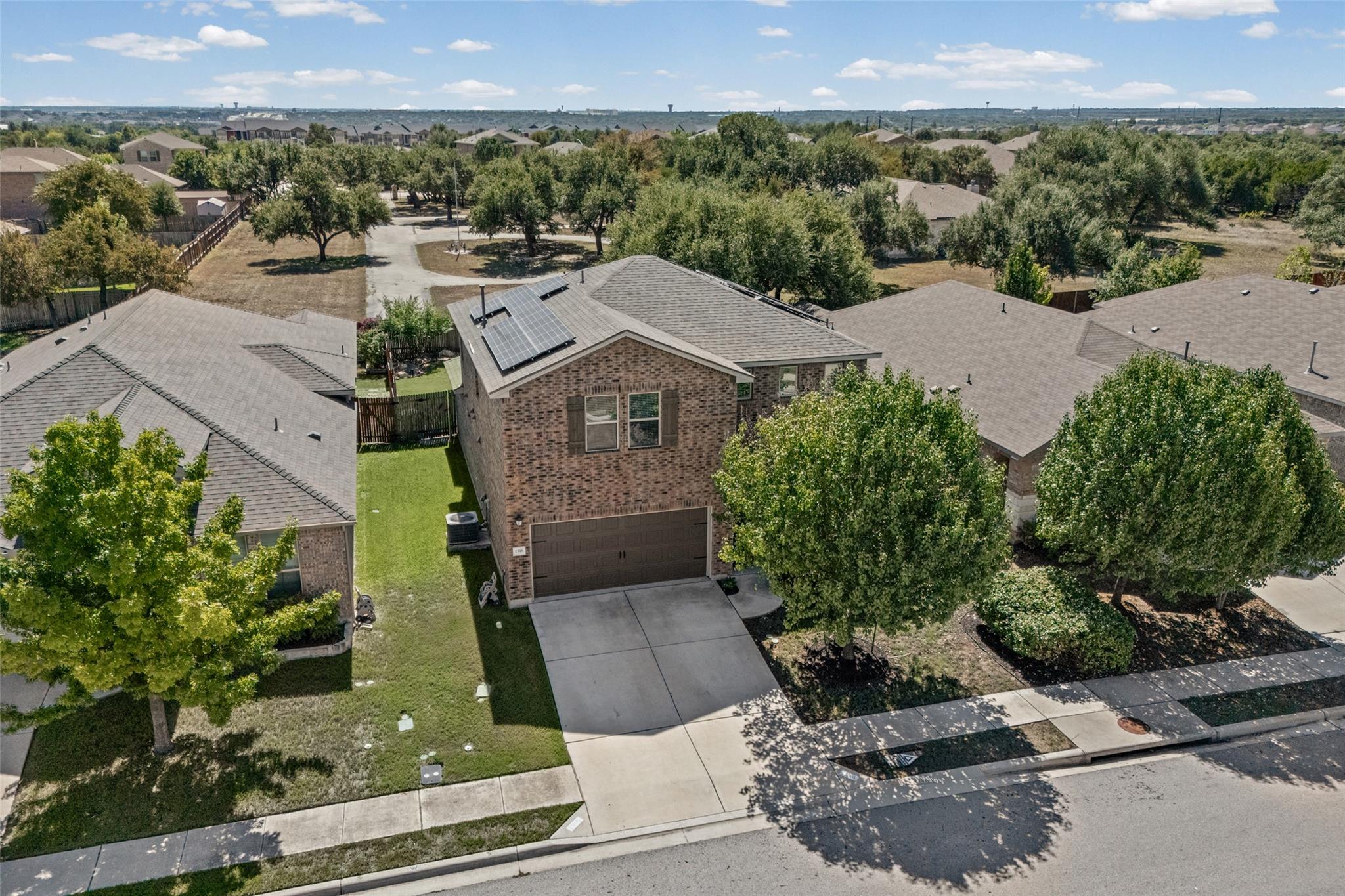 1516 William Bee DR